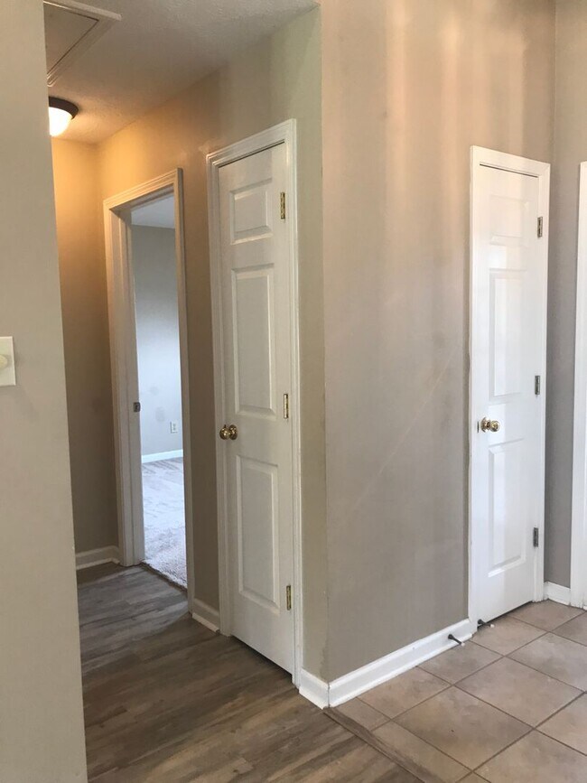 Building Photo - Prattville - 4BR/2BA with extra living area
