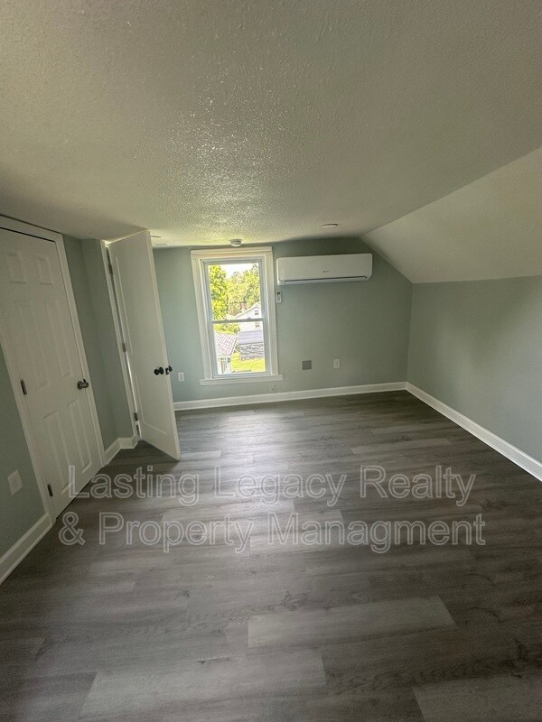 Foto del edificio - 329 Jackson St
