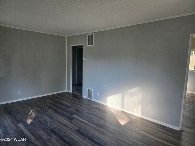 Building Photo - 510 Cortlandt Ave