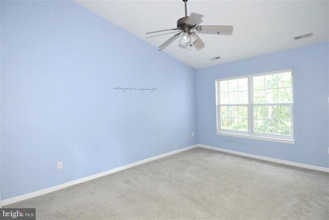 Foto del edificio - 623 Trout Run Ct