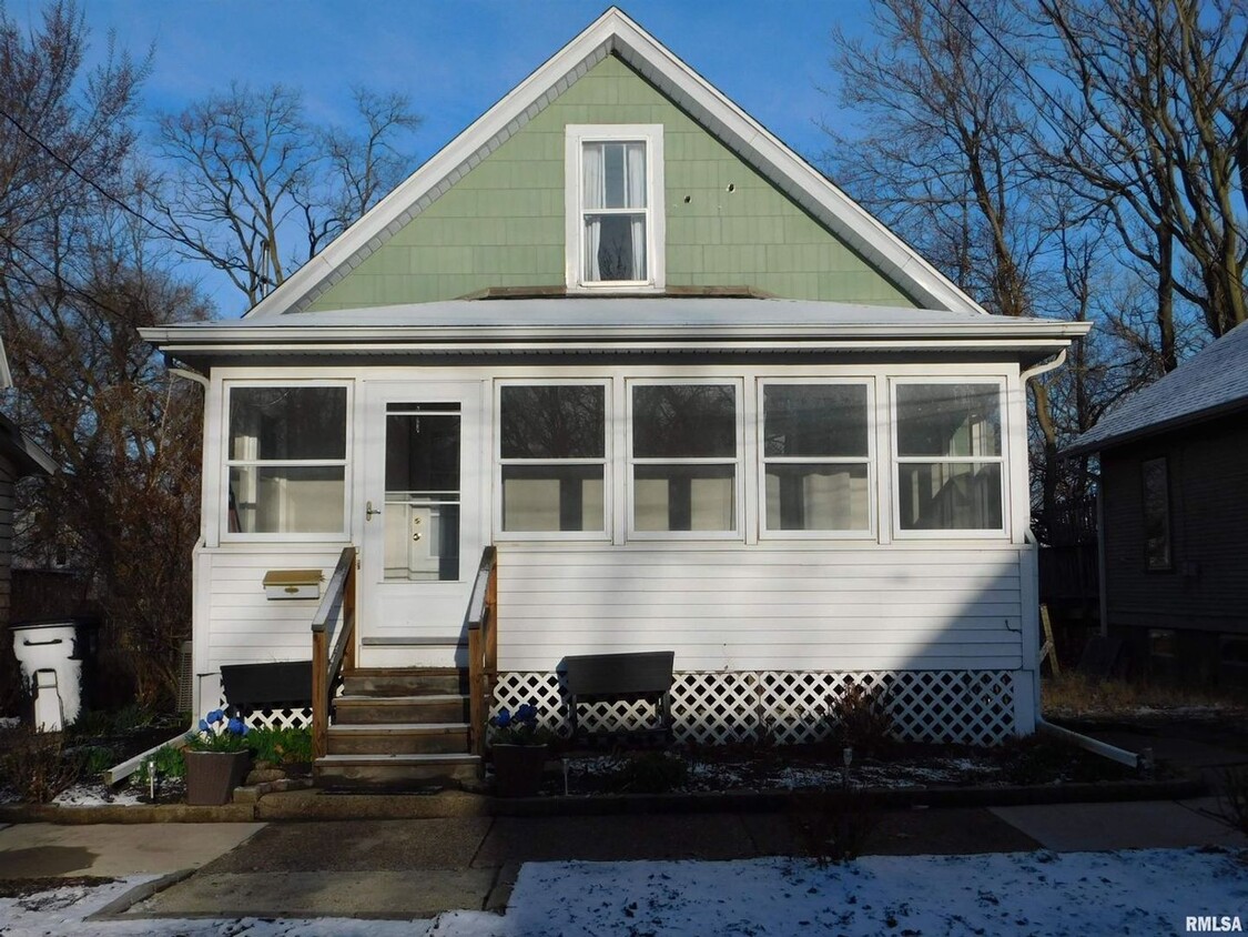 Foto principal - Beautiful 2-bedroom House in Moline with L...