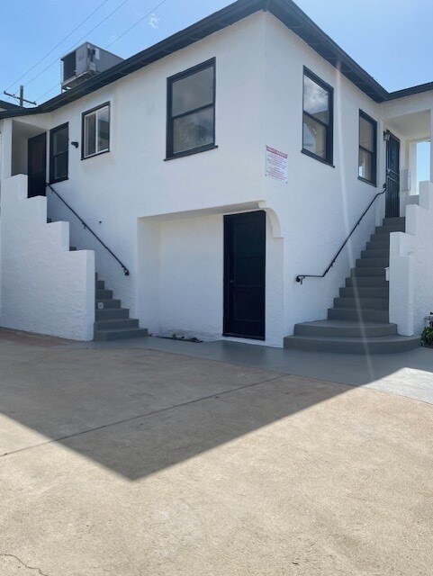 Foto del edificio - 1597 N Van Ness Ave
