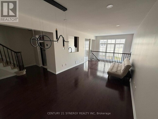 Building Photo - 554 Ashbourne Crescent