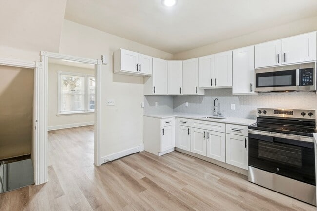 Building Photo - 3357 Malta St