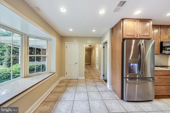 Building Photo - 14904 Claude Ln