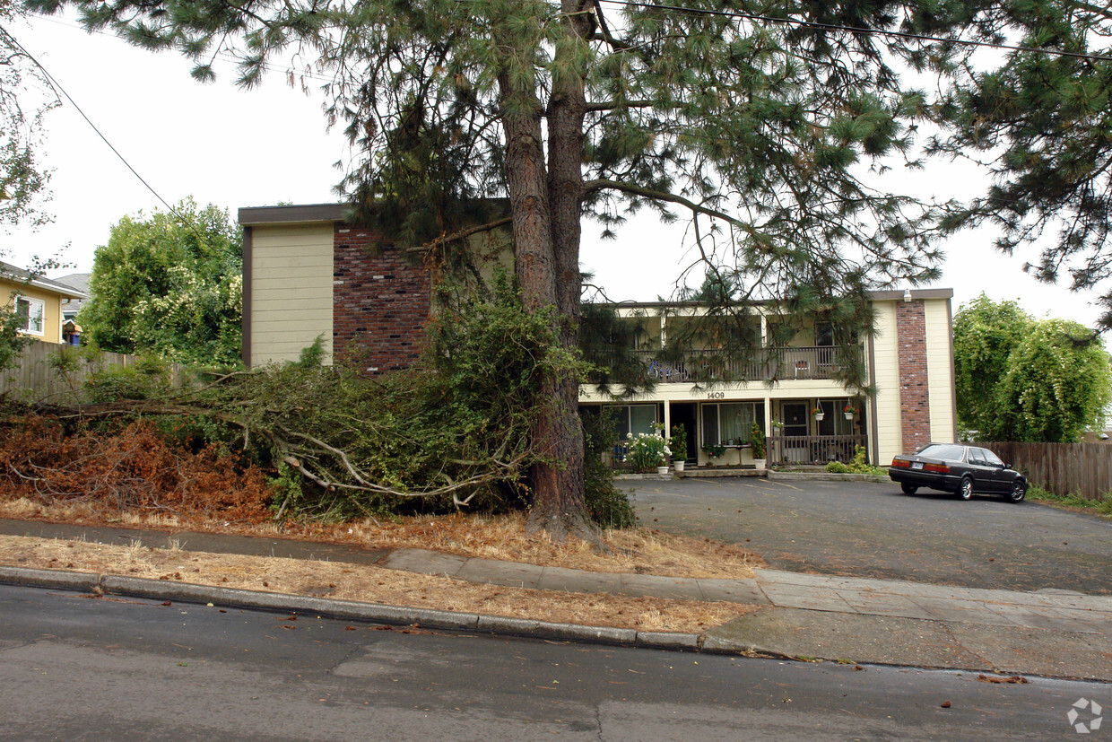 Building Photo - 1409 SE Mall St