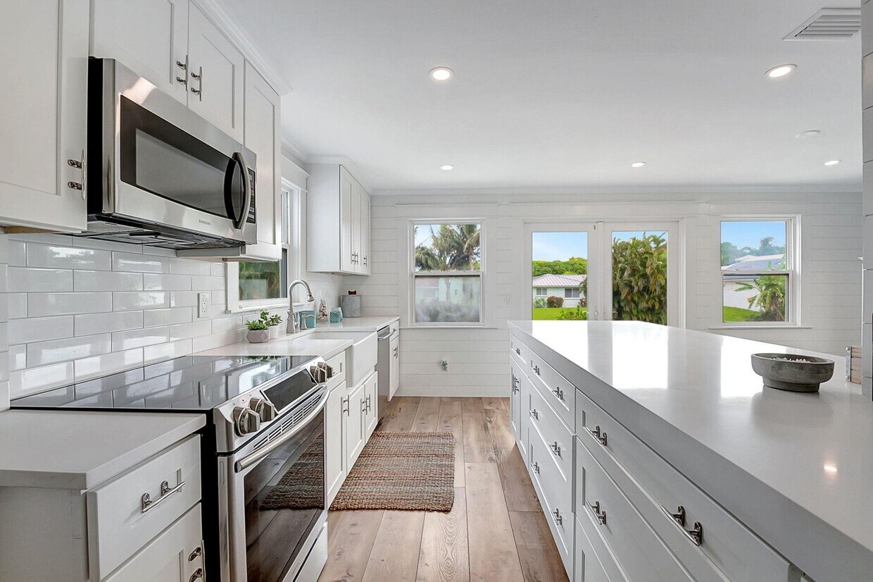 Foto principal - 3101 Canal Dr