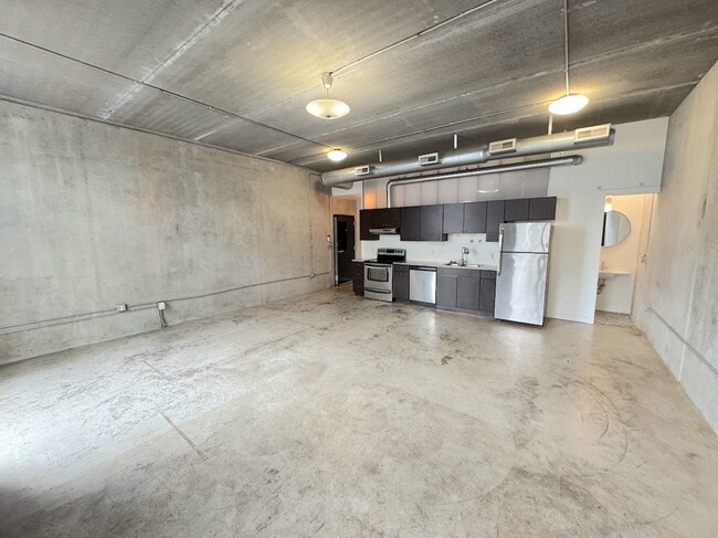 Building Photo - 2407 Bull St