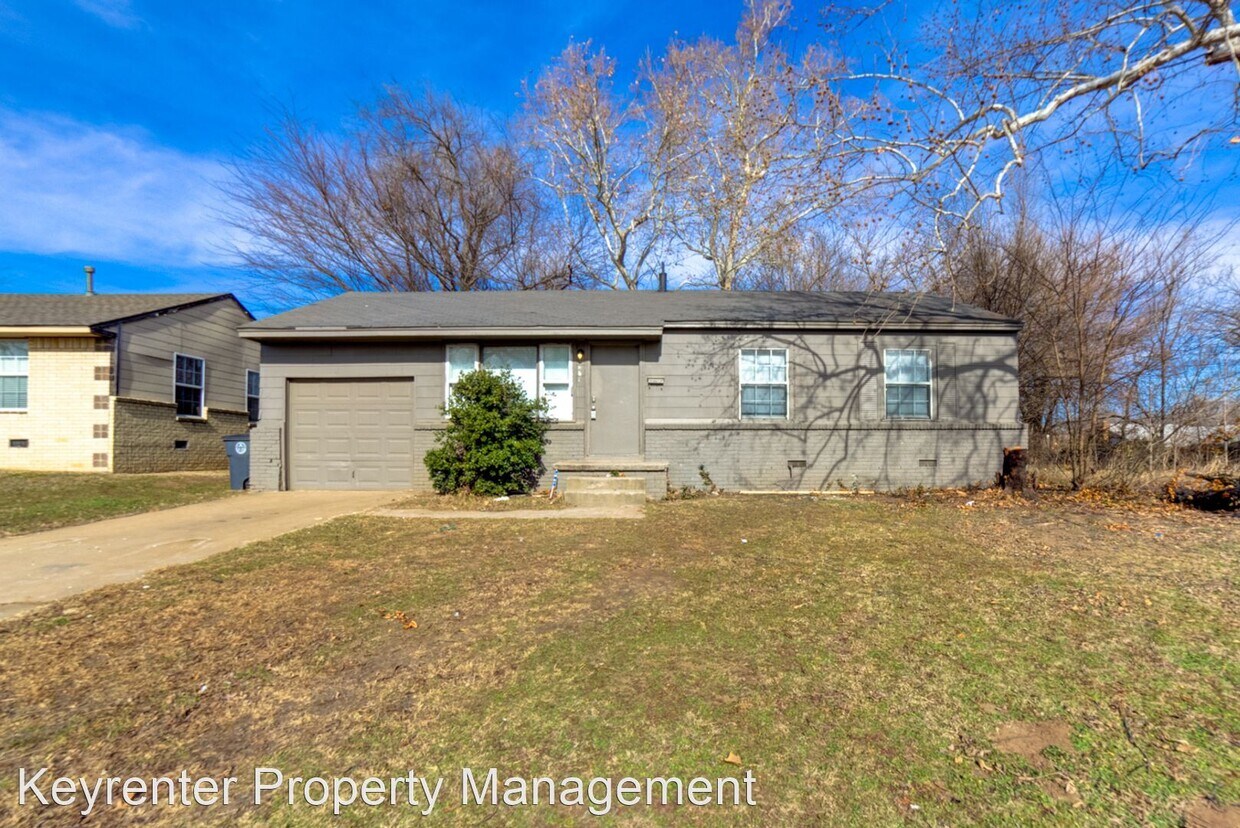 Primary Photo - 3 br, 1 bath House - 319 W 50th St N