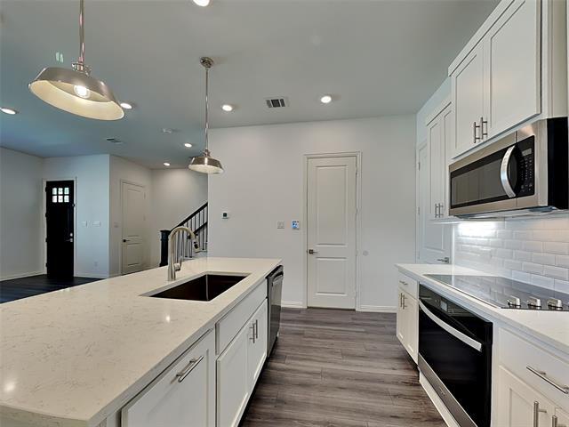Foto del edificio - 7511 Edgeware Rd
