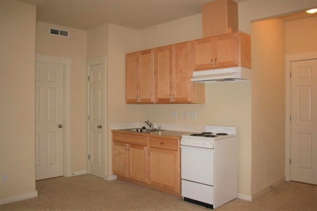 Building Photo - 7870 148th Ct NE