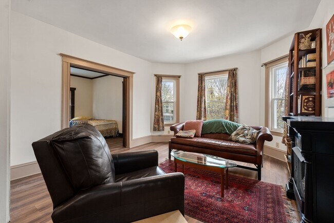 Foto del edificio - 122 Highland Rd