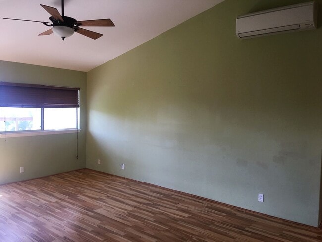 Foto del edificio - Available now: A 3 bedroom, 2 bath home features open concept floor plan for entertaining and a 2...