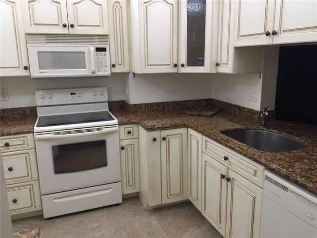 Foto del edificio - 3642 NW 95th Terrace