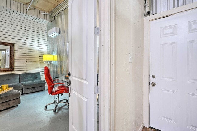 Building Photo - 3704 San Bernardo Ave