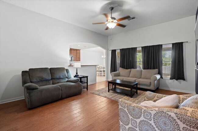 Foto del edificio - 2022 Borthwick Ln