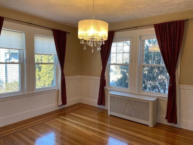 Foto del edificio - 28 Theresa Ave