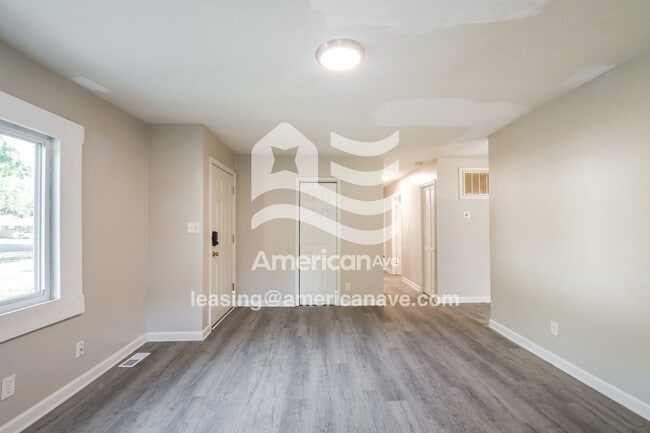 Building Photo - 3608 N Sadlier Dr