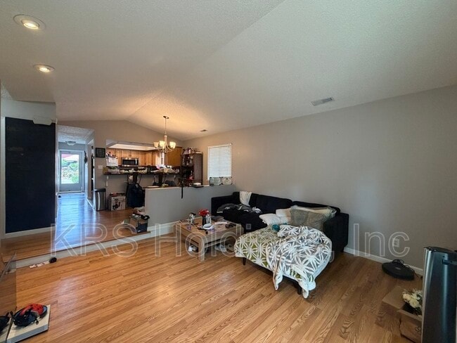 Foto del edificio - 1249 Eaglewood Dr