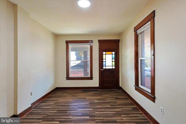 Foto del edificio - 113 Grand Ave