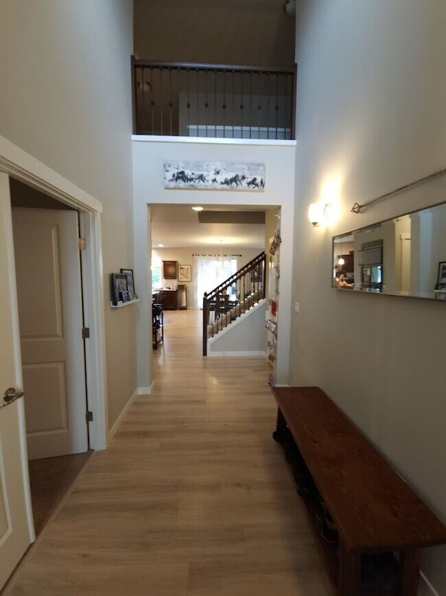 Foto del edificio - Gem Heights Area Luxury