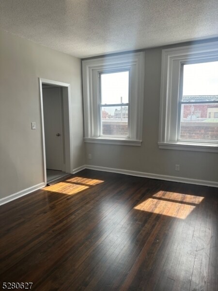 Foto del edificio - 613 Bloomfield Ave