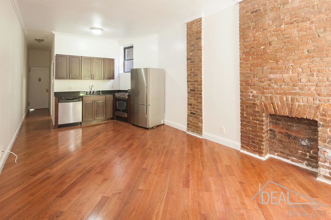 Foto principal - 266 St James Pl