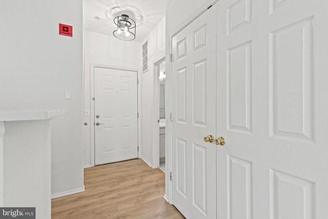 Foto del edificio - 1530 Spring Gate Dr.