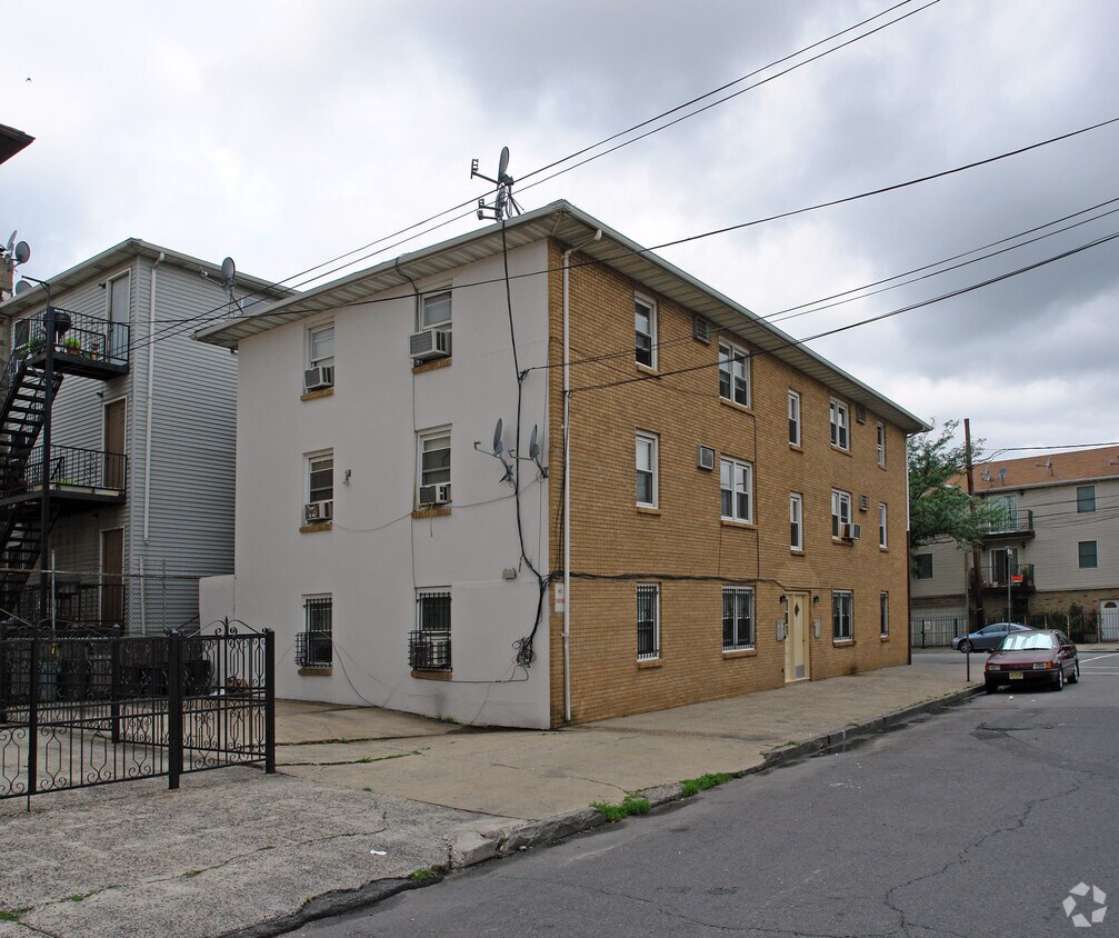 Foto del edificio - 33 Richards St