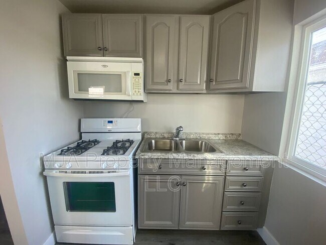 Foto del edificio - 54 Harrison Ave S