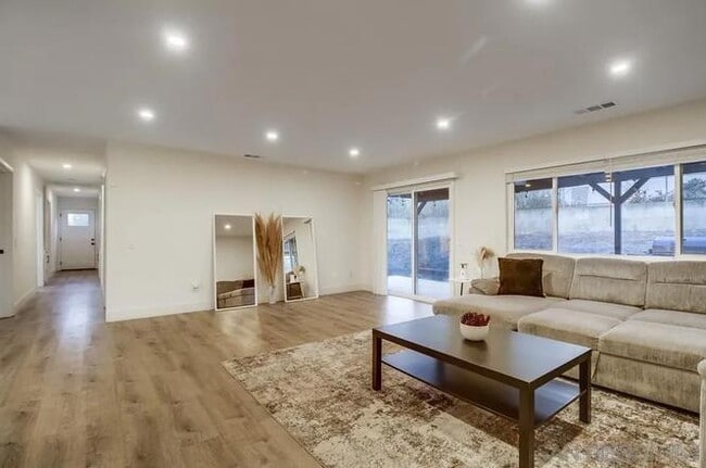 Foto del edificio - 6964 Mt Vernon St