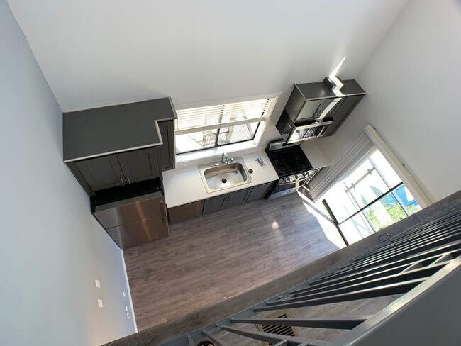 Foto del edificio - 14639-14645 Vanowen St