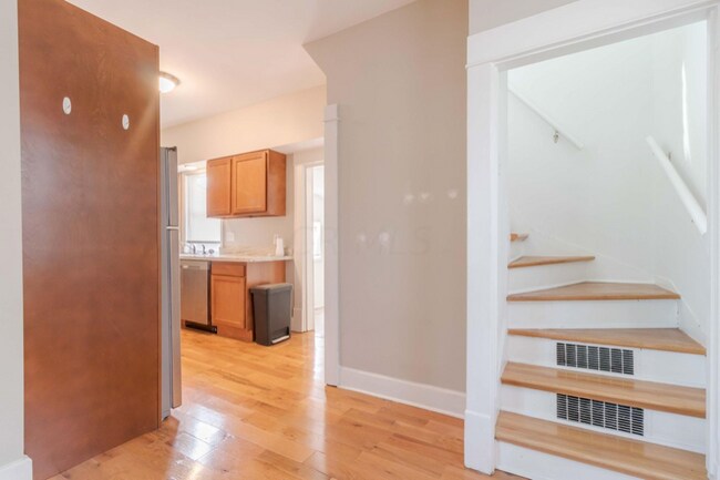 Foto del edificio - 319 Brehl Ave