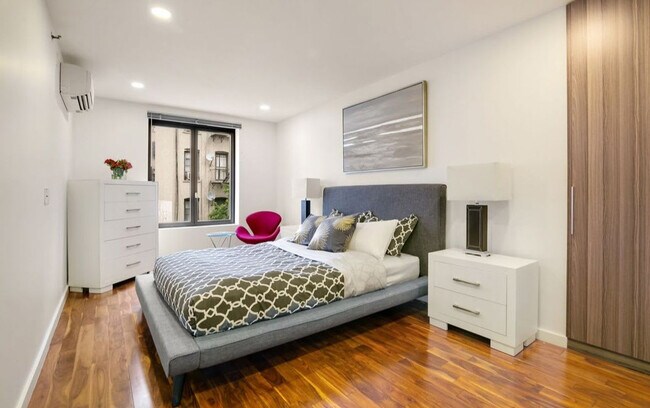 Foto del edificio - 77 E 110th St