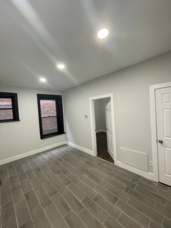 Building Photo - 29 Elizabeth Ave