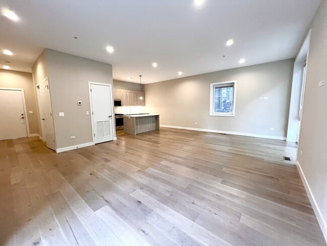 Foto del edificio - 3757 N Sheffield Ave