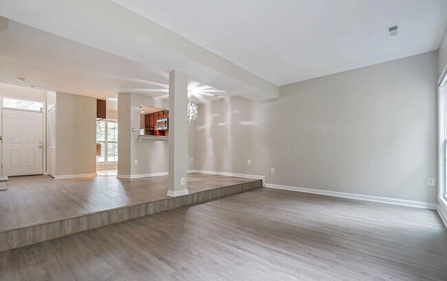 Foto del edificio - Lovely 3 BR/2.5 BA Townhome in Silver Spring!