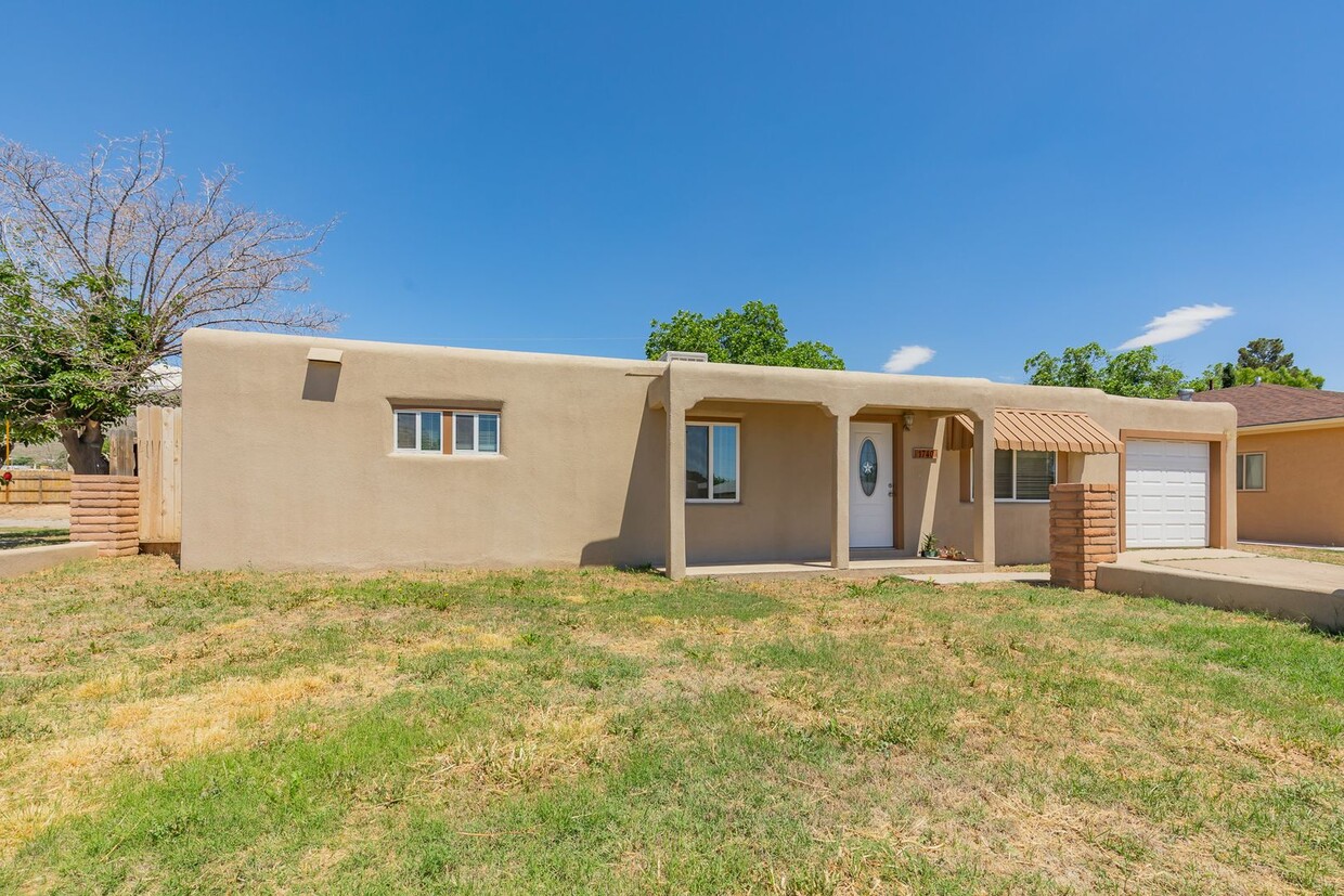 Primary Photo - Spacious 4 Bedroom Home