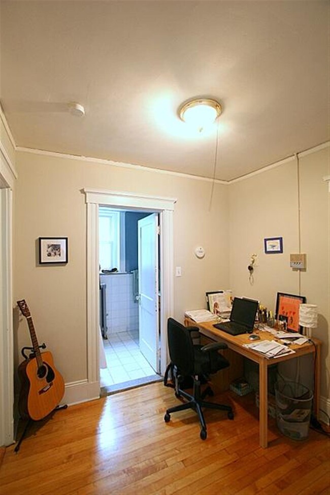 Building Photo - 3 Craigie St