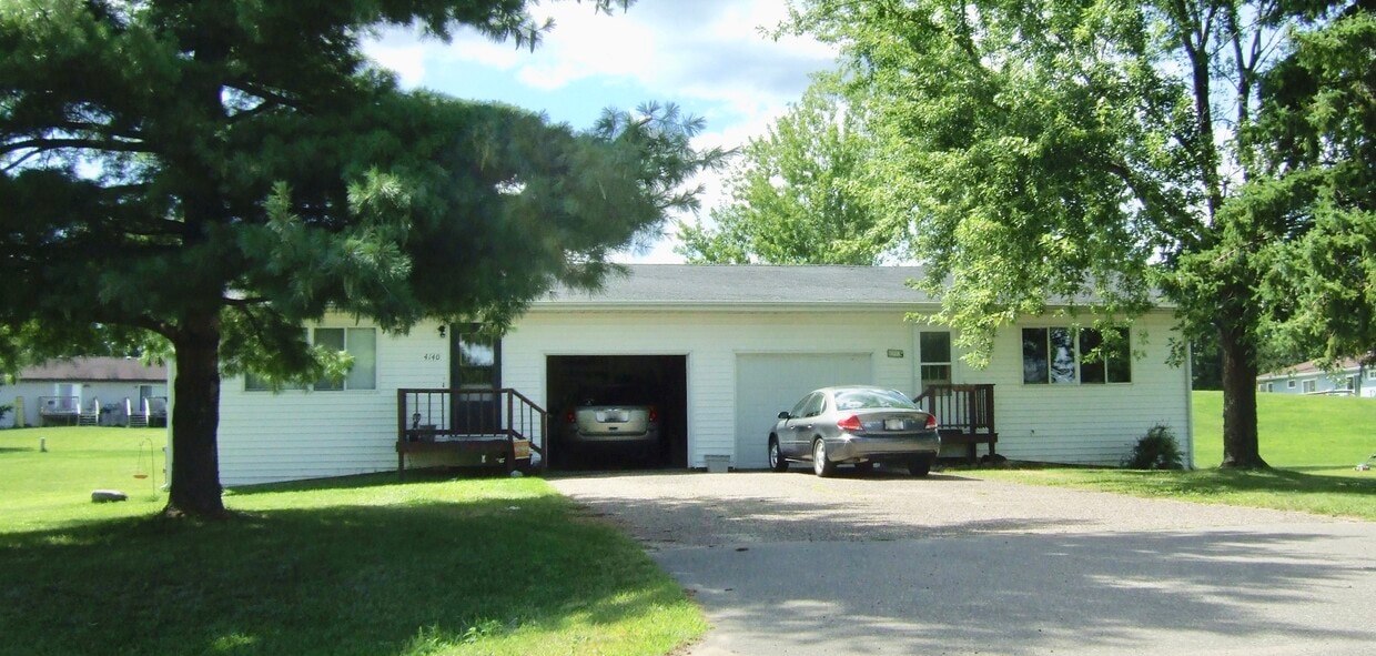 Primary Photo - 4140 Mary Pl