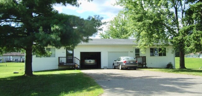 Building Photo - 4140 Mary Pl