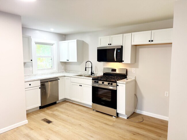 Foto del edificio - Move In Ready....4748 Warnock Ave