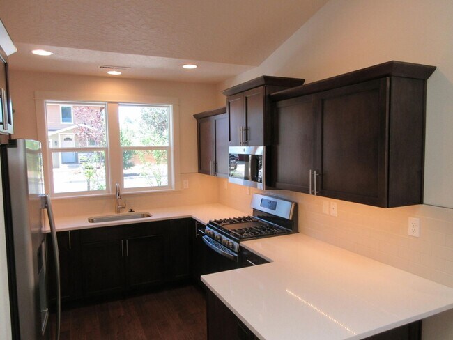 Foto del edificio - 2856 Huettl Ln