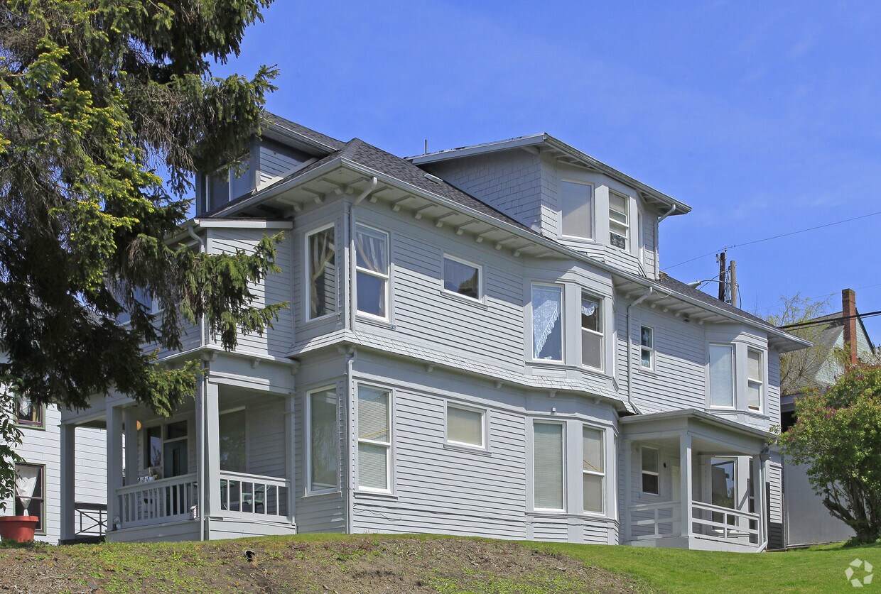 2131 Grand Ave, Everett, WA 98201 Apartments in Everett, WA