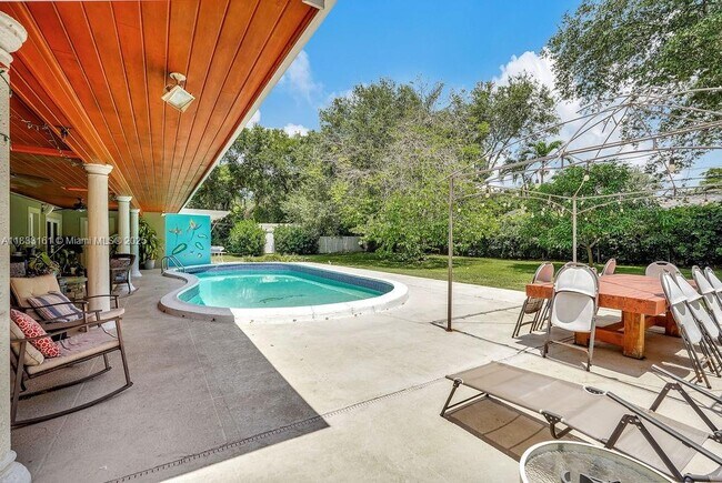 Foto del edificio - 6551 SW 126th St