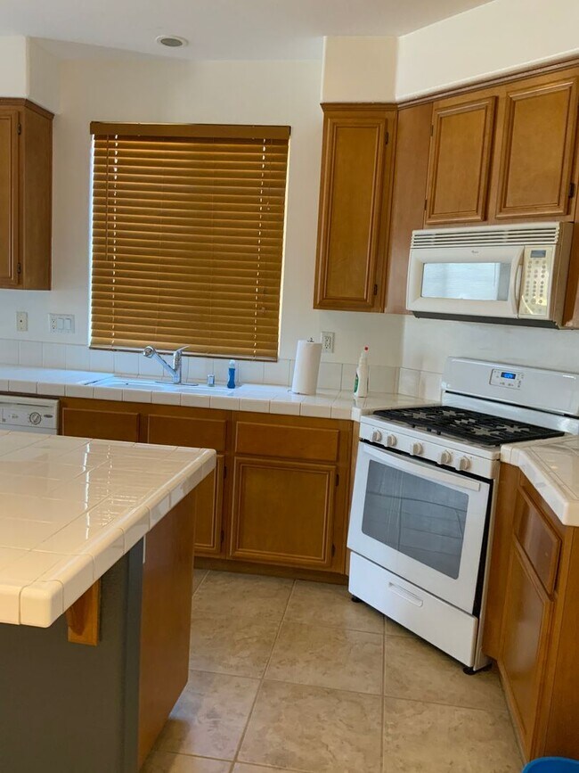 Foto del edificio - 4bd/3ba Hemet Home - Gazebo Ln