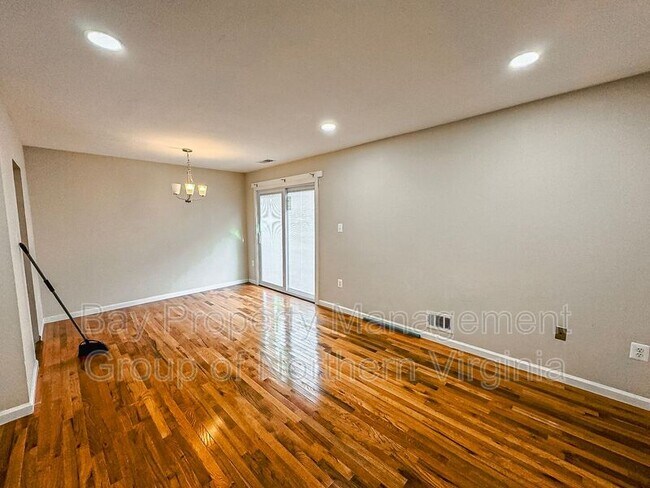 Building Photo - 2505 Sedgewick Pl