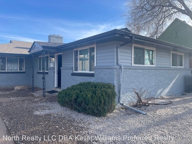Building Photo - 2 br, 1 bath House - 1184 Clinton St. #B