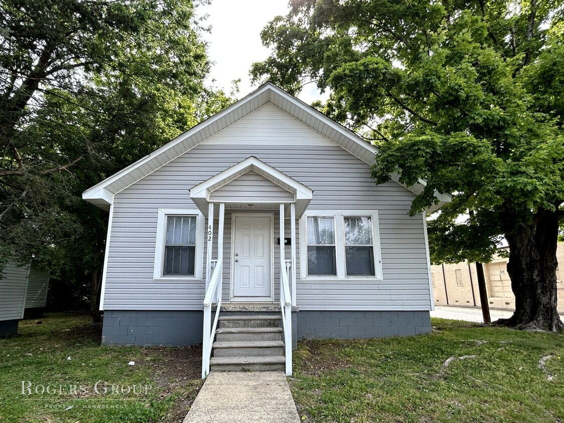 402 E Montgomery St, Henderson, NC 27536 House Rental in Henderson