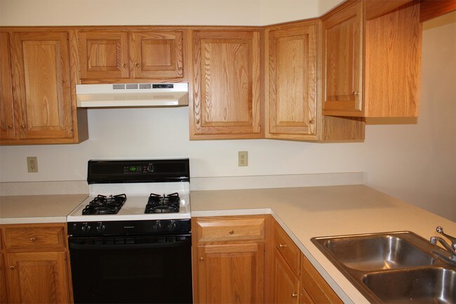 Building Photo - 2113 Shady Oak Dr